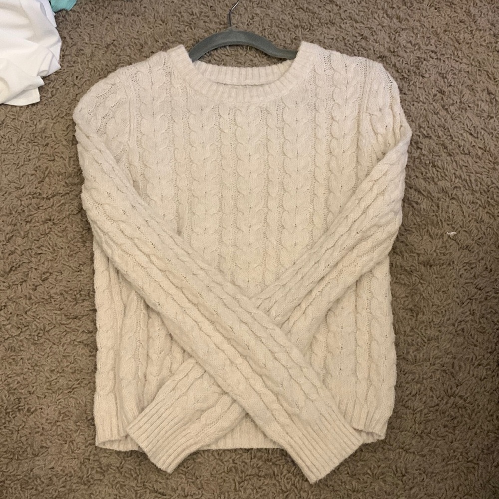 Worn Once Medium Cream American Eagle Sweater